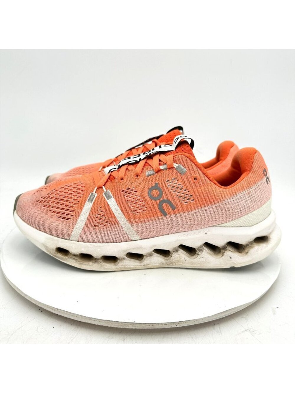 On Cloudsurfer Swiss Engineering Men Size 9.5 3MD10421204 Flame White Shoes